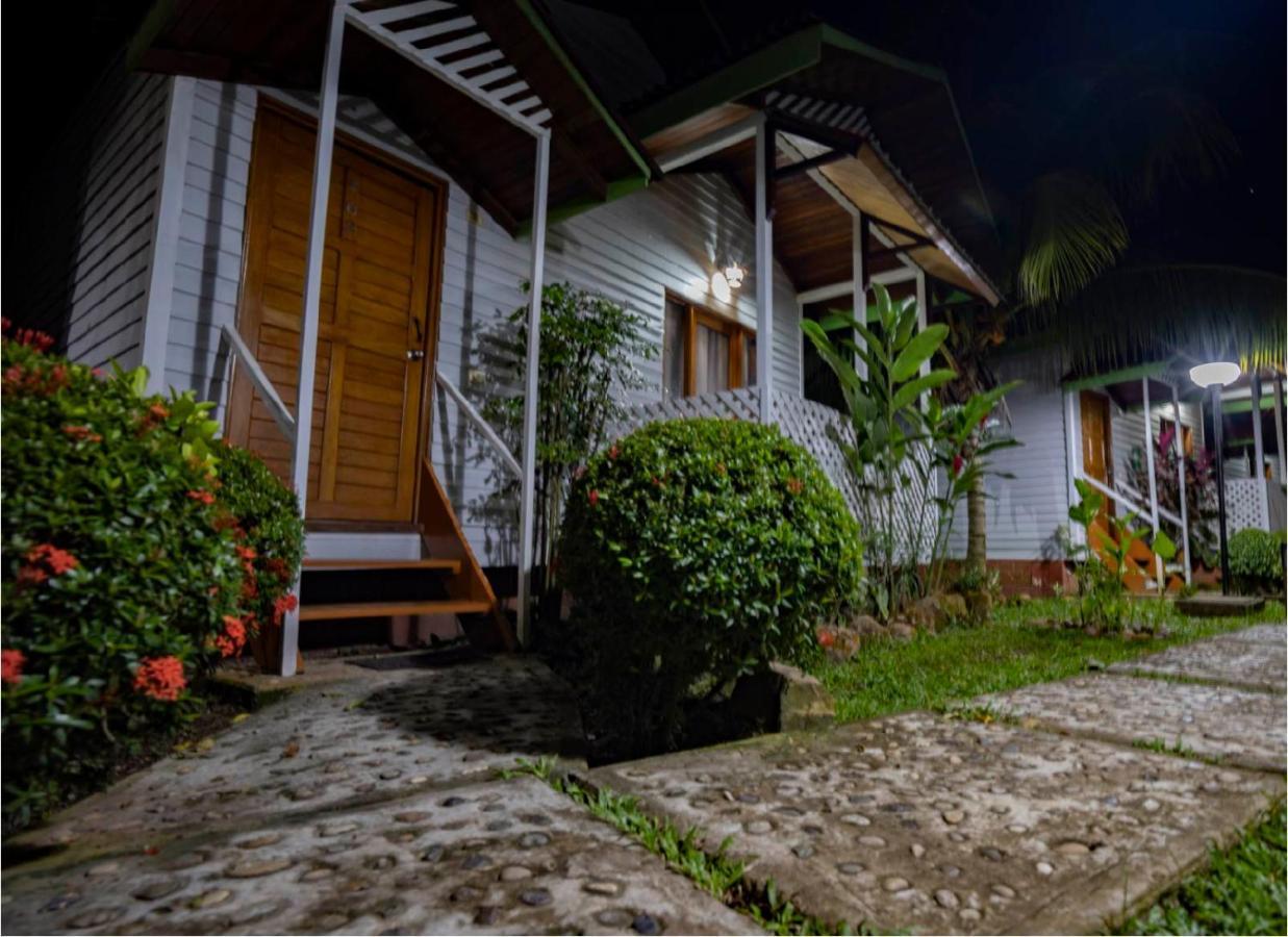 Los Gavilanes Hotel Pucallpa Exterior foto